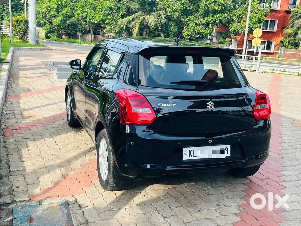 Maruti Suzuki Swift 2023 Zxi Petrol Black Colour Single Rc 33000 Km
