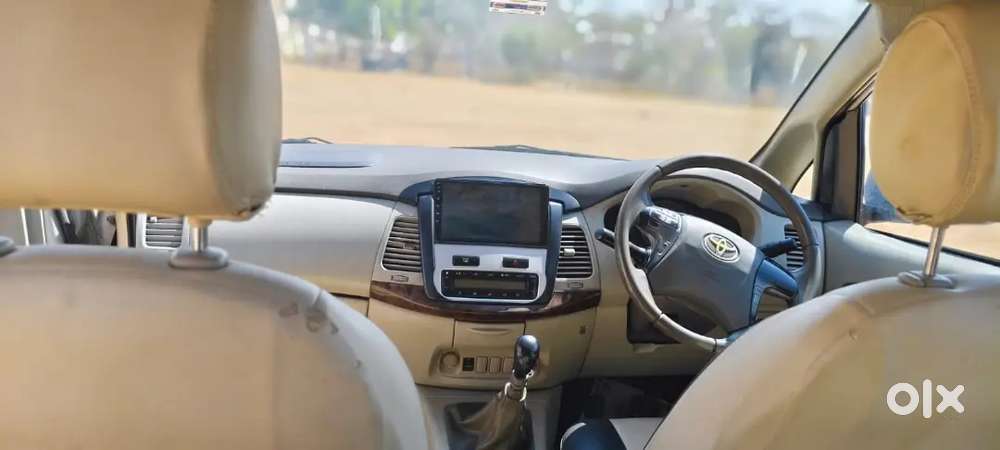 Toyota Innova 2012