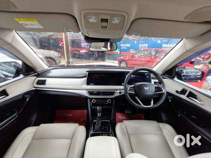 Mahindra Xuv700 2.0 Ax 7 Petrol At Luxury Pack Str, 2022, Petrol
