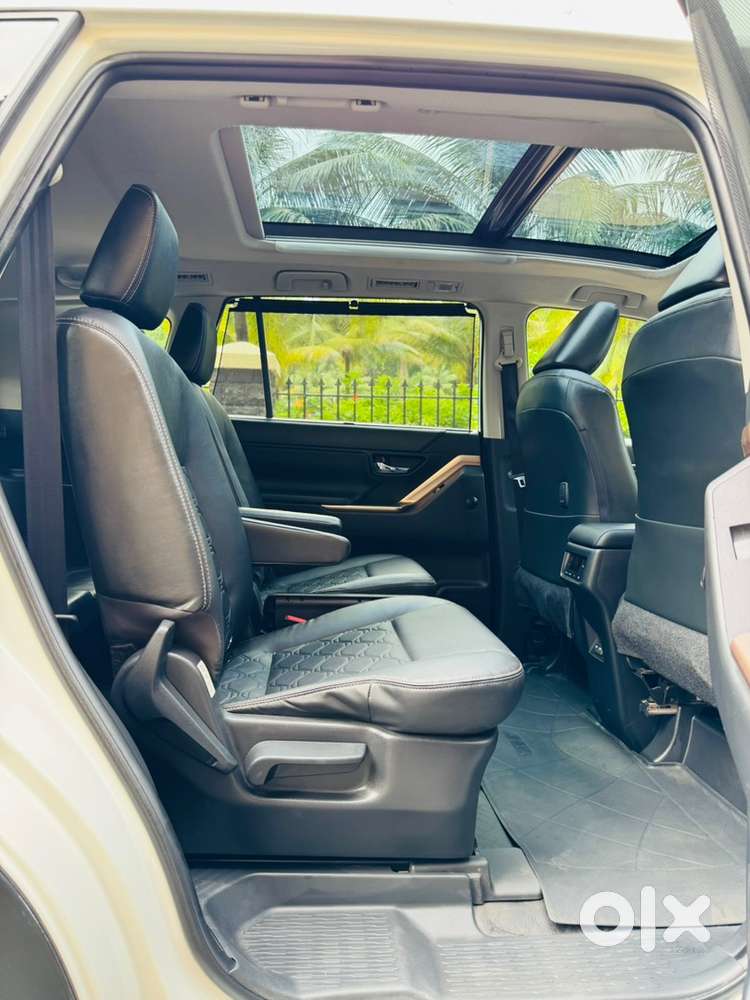 2025 Maruti Suzuki Invicto Alpha Plus Hybrid 7str