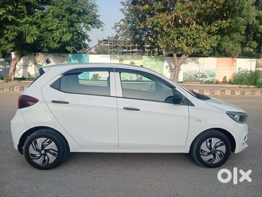 Tata Tiago, 2022, Petrol