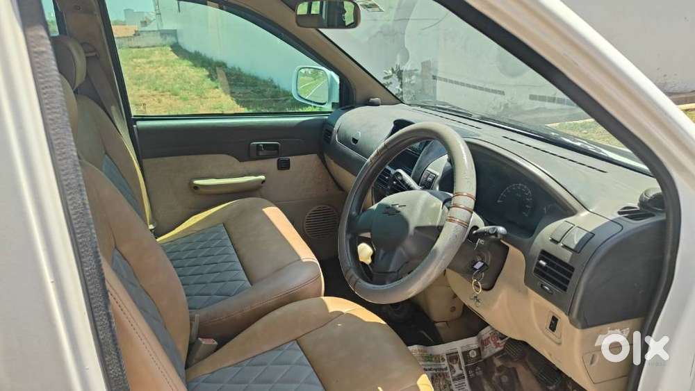 Chevrolet Tavera Neo 3 Ls 10 Seats Bsiv, 2014, Diesel