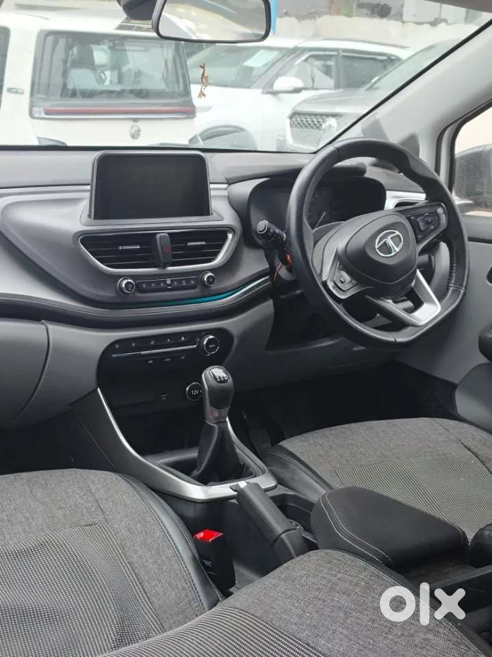 Tata Altroz Xz, 2020, Petrol