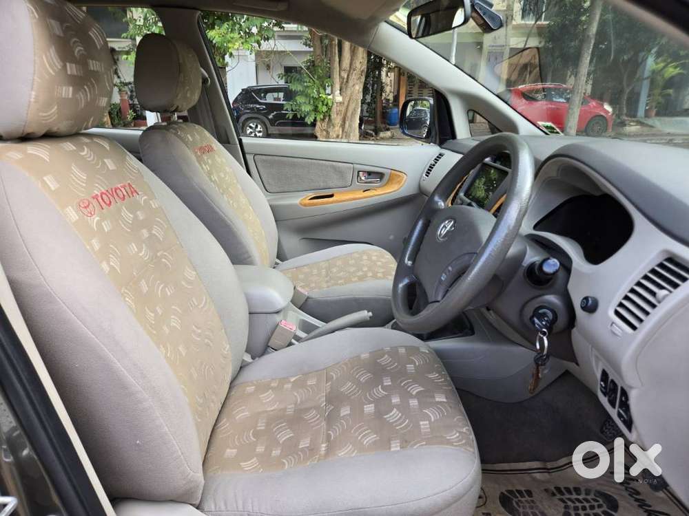 Toyota Innova 2010 V 2.5 Diesel Bsiv