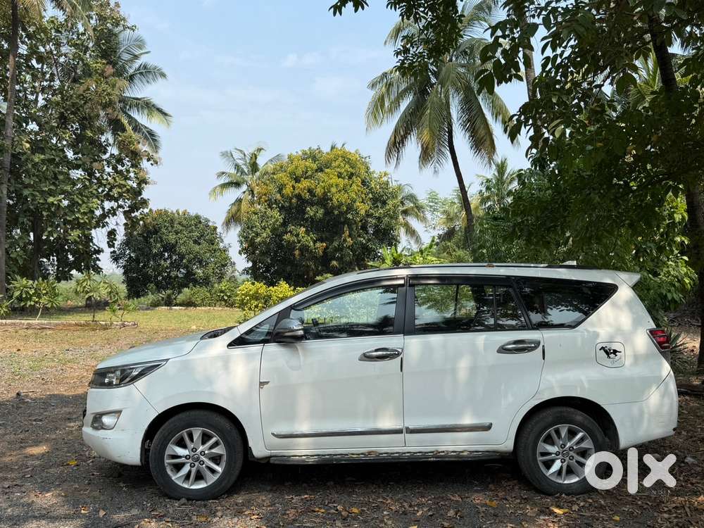 Toyota Innova Crysta 2016