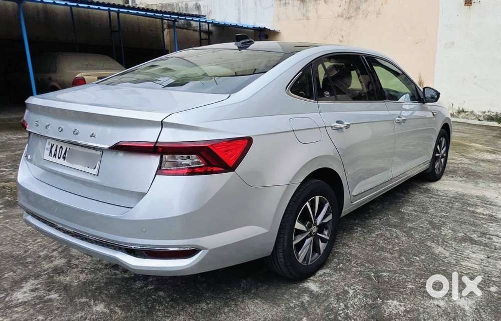 Skoda Slavia Style 1.0L TSI MT, 2023, Petrol