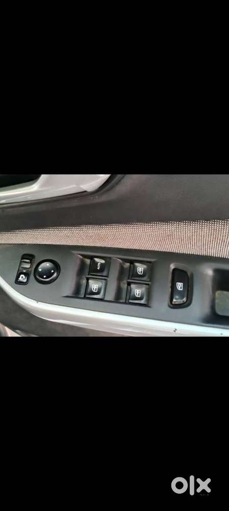 Nissan Magnite 1.0 Xv Premium, 2022, Petrol