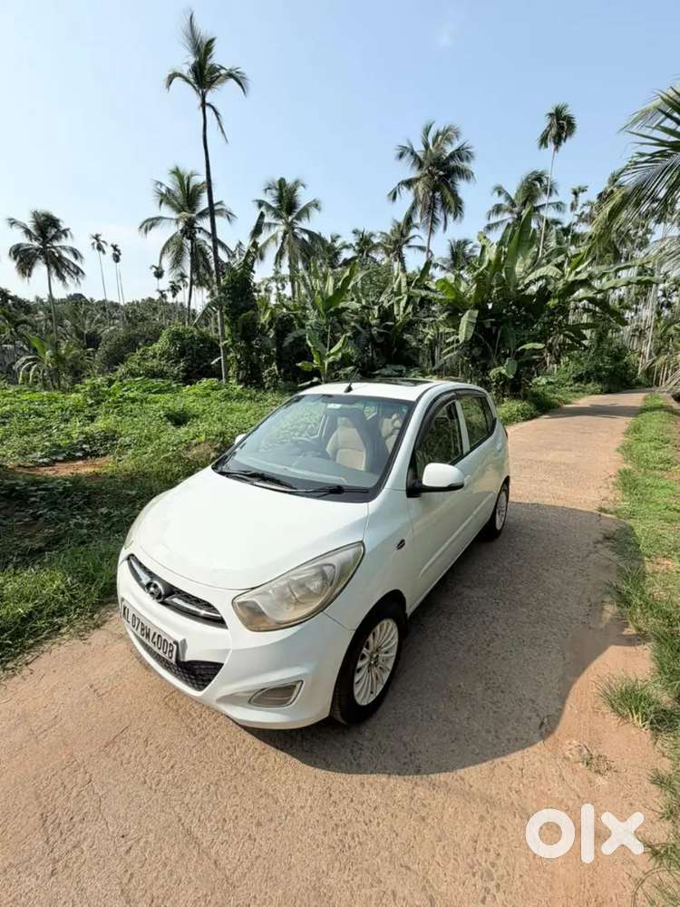 Hyundai Grand I10 2012 Petrol Well Maintained With Sunroof