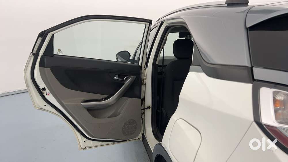Tata Nexon 1.2 Revotron Xza Plus (o) Dual Tone, 2018, Petrol