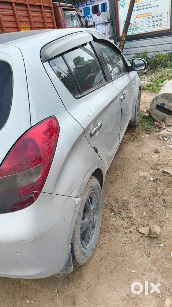 Hyundai I20 Asta 2011(top Model Alloy Wheels And 4 Power Window)