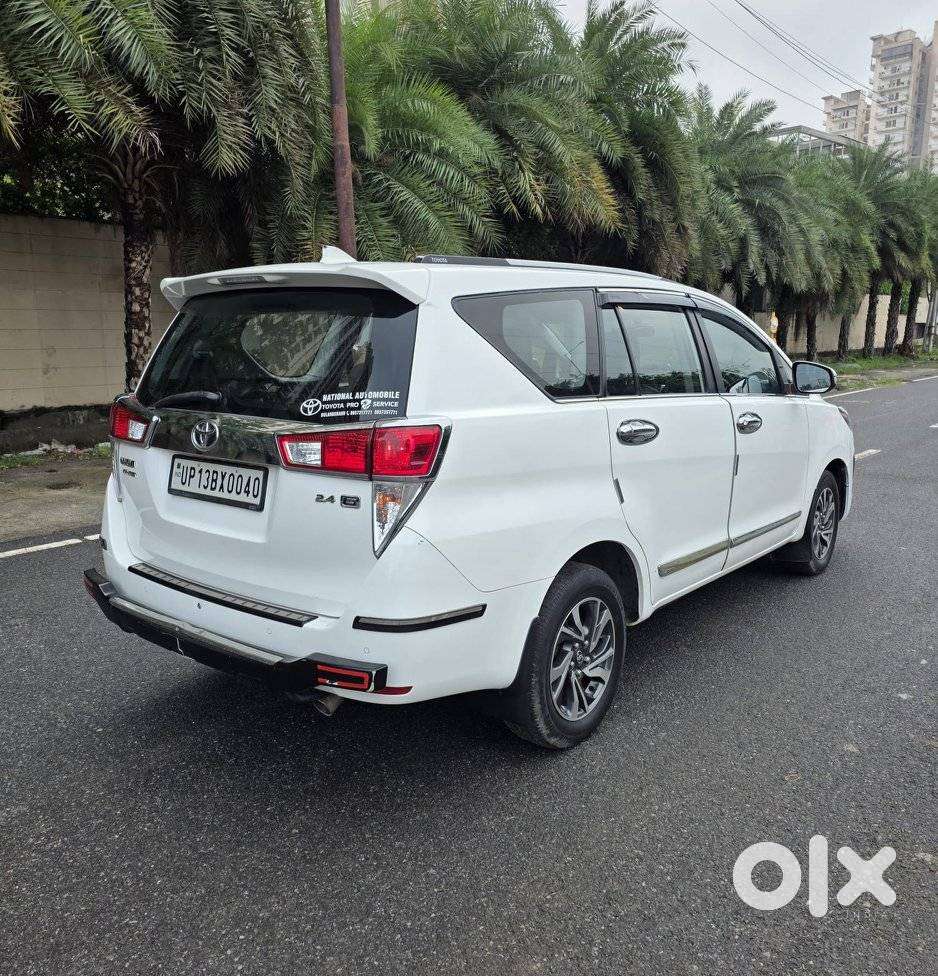 Toyota Innova Crysta 2.4 G Mt, 2022, Diesel