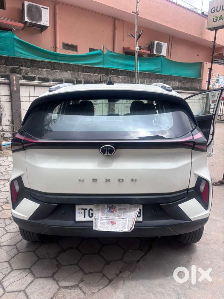 Tata Nexon Smart + With Sunroof Petrol 2024 Mt