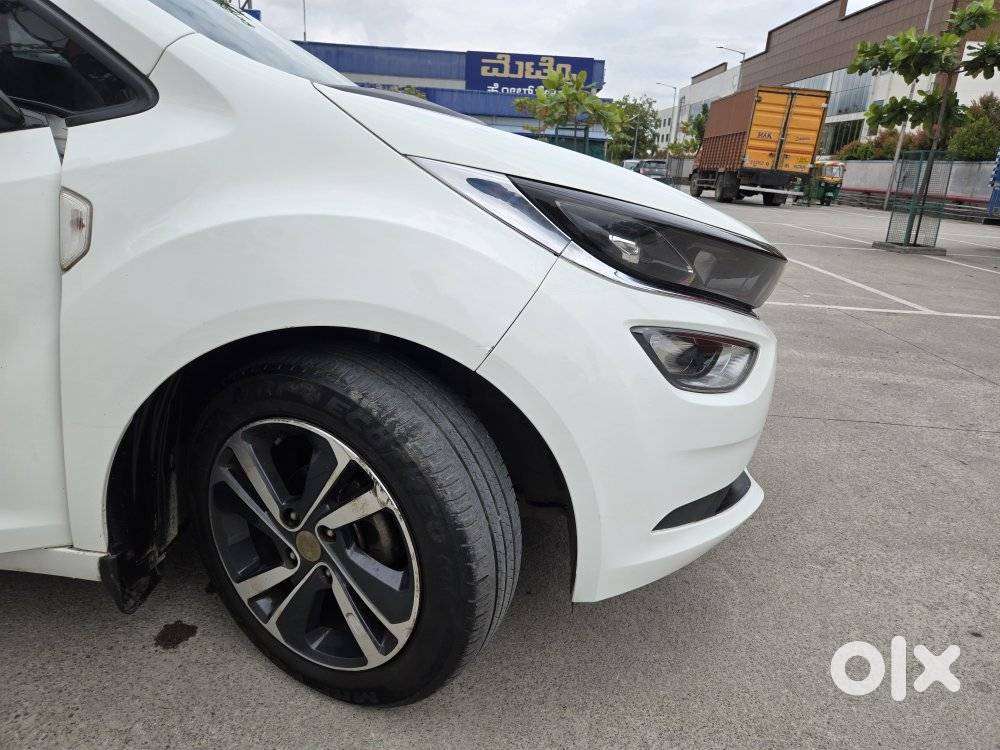 Tata Altroz Xz Plus (s), 2023, Petrol