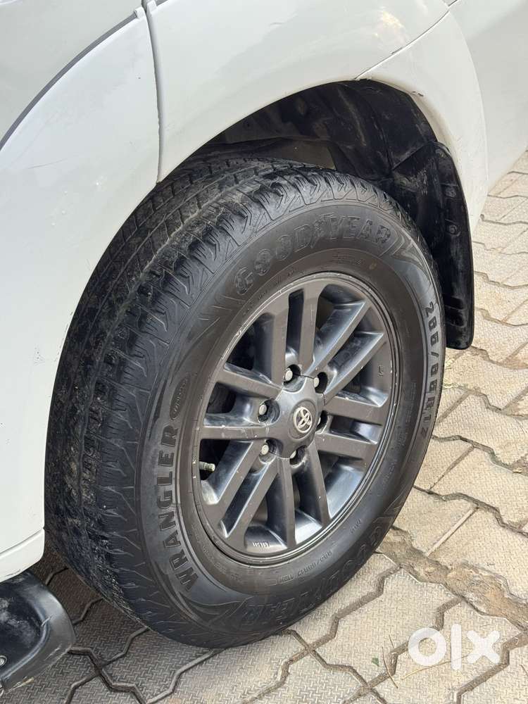 Toyota Fortuner 3.0 4x4 Manual, 2011, Diesel