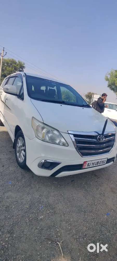 Toyota Innova 2014