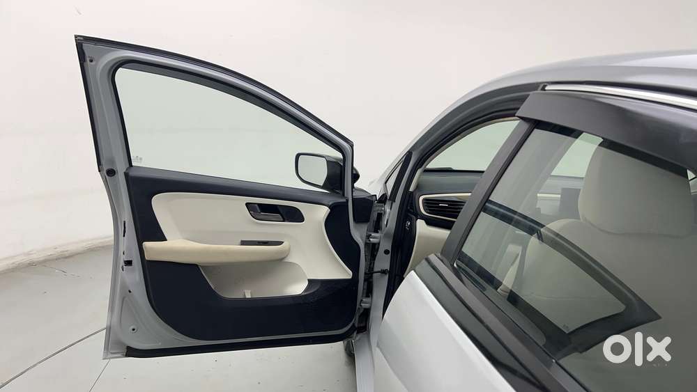 Tata Altroz Xe Petrol, 2025, Petrol