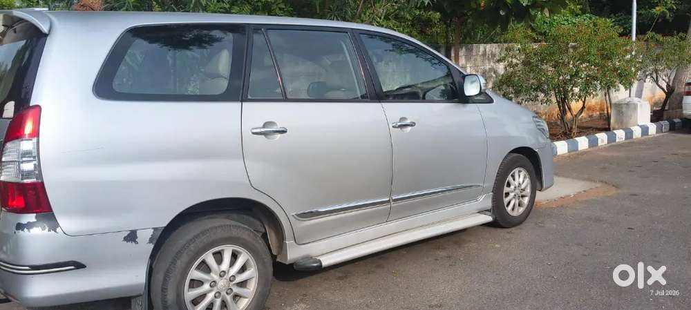 Toyota Innova 2.5 V 2014