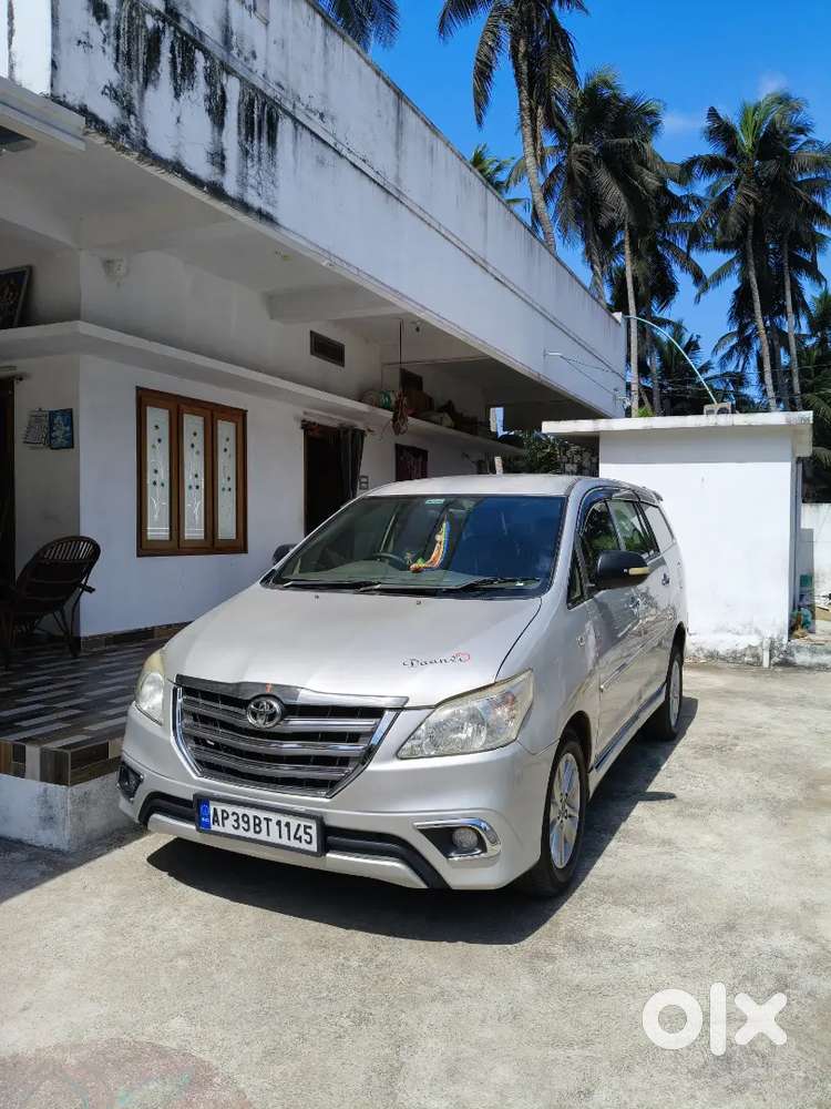 Toyota Innova 2012 Diesel 290000 Km Driven