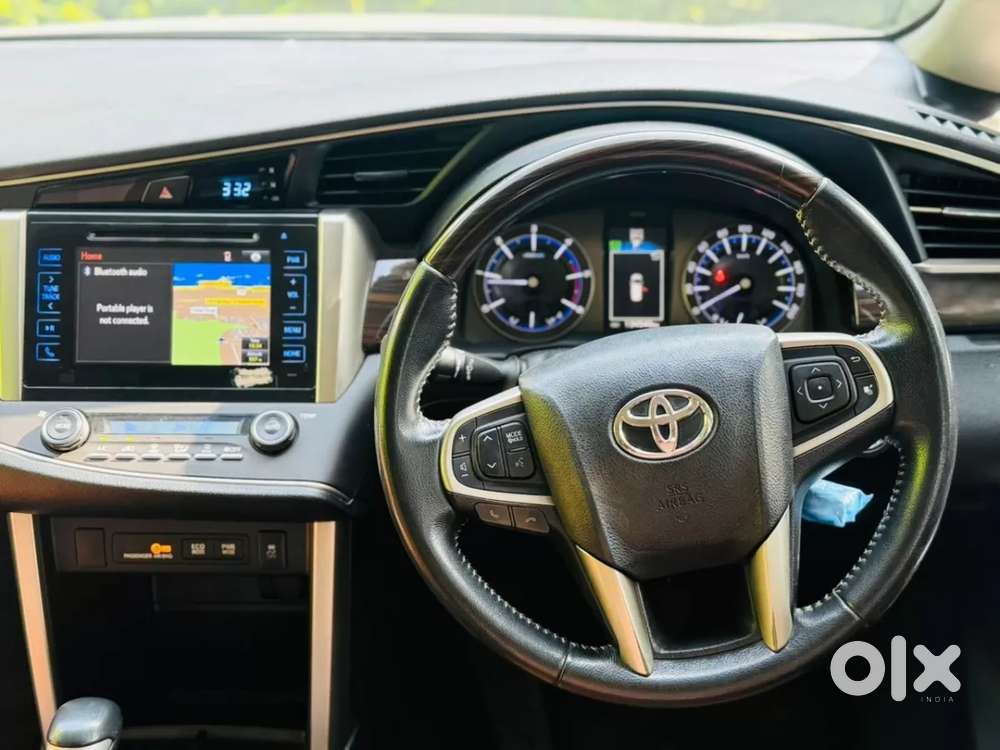 Toyota Innova Crysta 2.8 Zx At 7 Seater, 2016, Diesel
