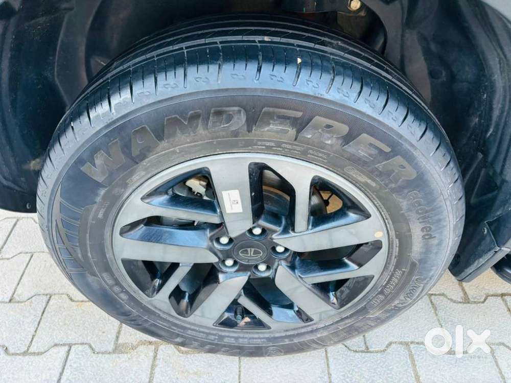 Tata Safari Pure Plus S Dark Edition, 2025, Diesel