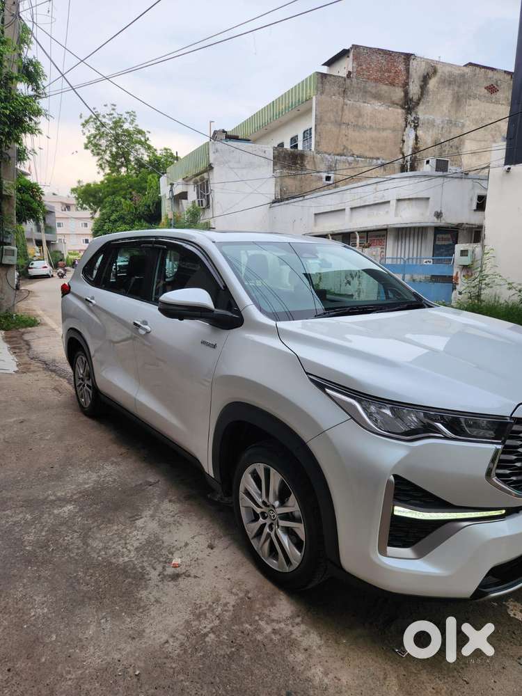 Toyota Innova Hycross 2.0 Zx (o) Hybrid 7 Str, 2024, Petrol
