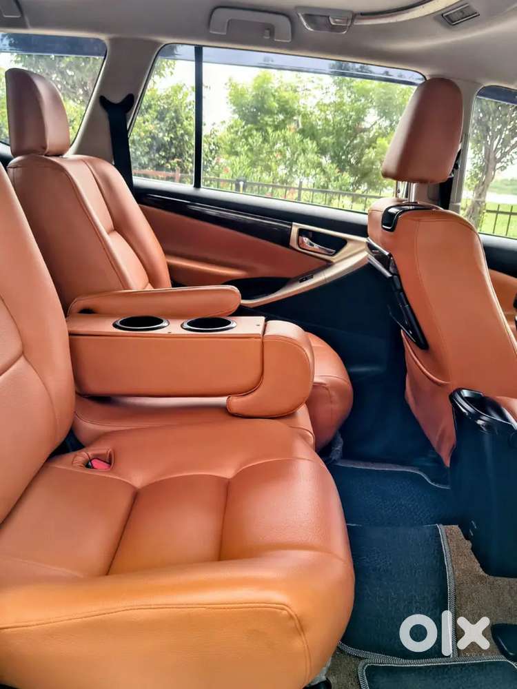 Toyota Innova Crysta 2016 Variant