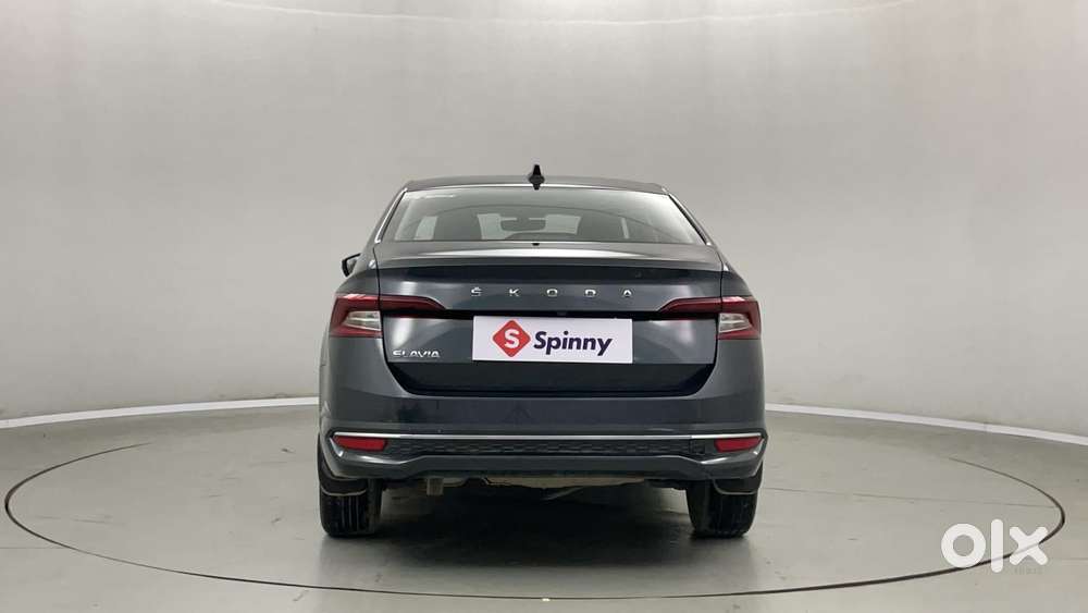 Skoda Slavia Style 1.0l Tsi Mt, 2023, Petrol