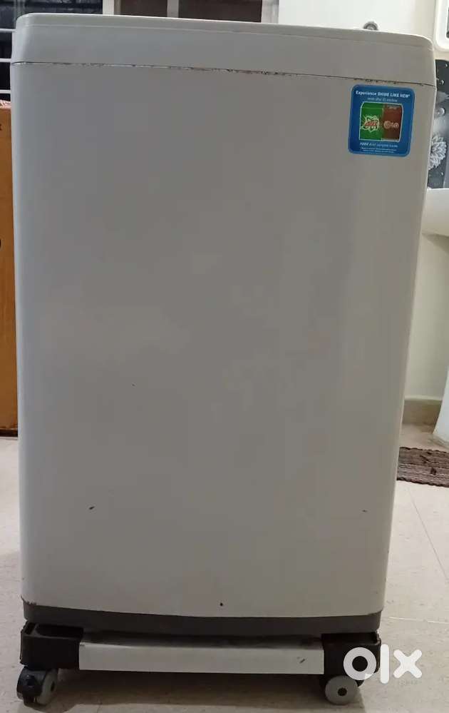 LG 6.2 kg Front Load Washing Machine - Excellent Condition & less used