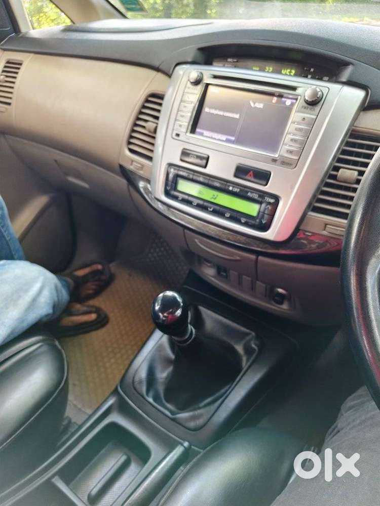 Toyota Innova 2.5 V 8 Str, 2015, Diesel