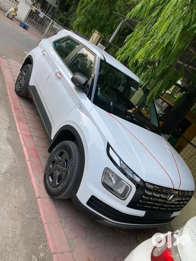Hyundai Venue Petrol 2024