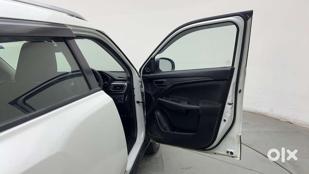 Maruti Suzuki Vitara Brezza 1.5 Zxi Plus At Dual Tone, 2022, Petrol
