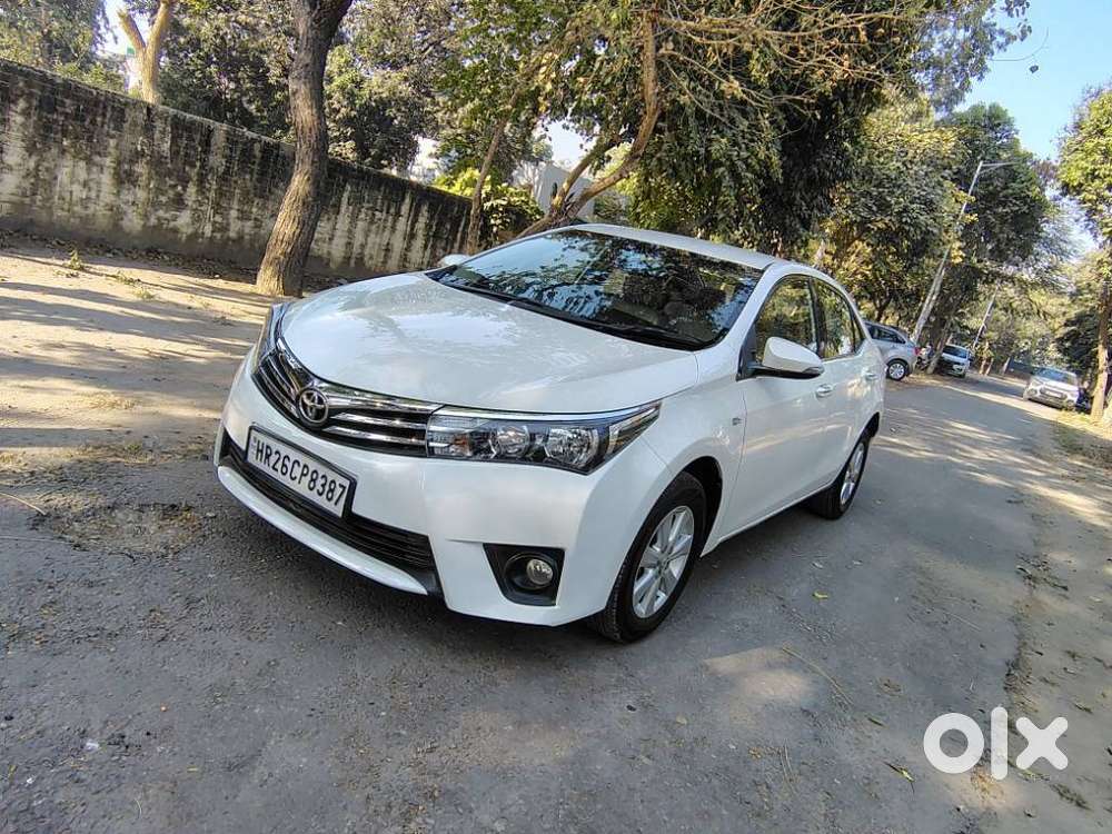 Toyota Corolla Altis 2013-2017 G At, 2015, Petrol