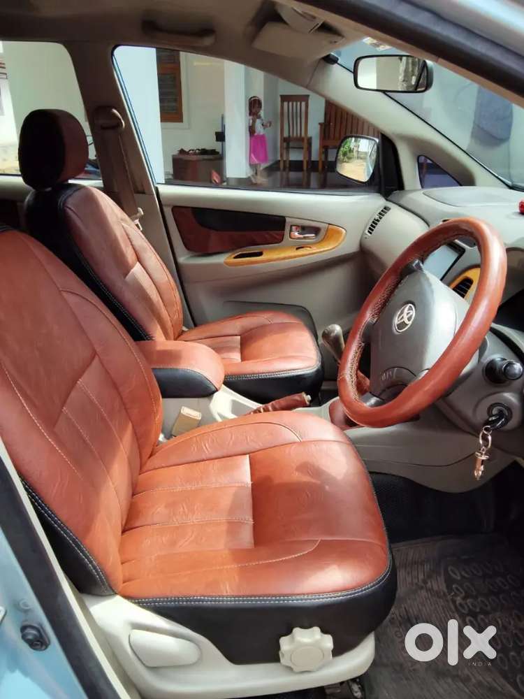 Toyota Innova 2010
