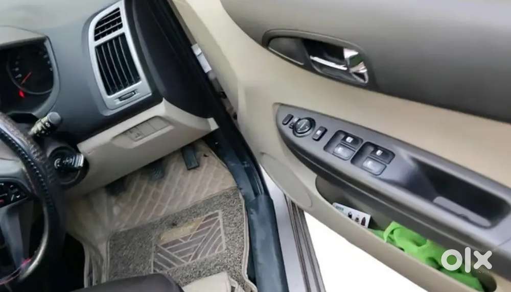 Hyundai I20 Sportz 2012 Petrol Mt