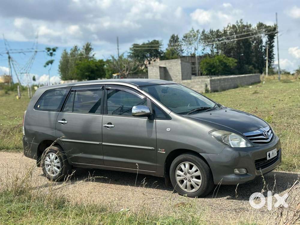 Toyota Innova 2011 Diesel 1.40.000 Km Driven