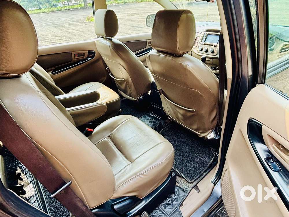 Toyota Innova 2.5 G (diesel) 7 Seater Bs Iv, 2015, Diesel