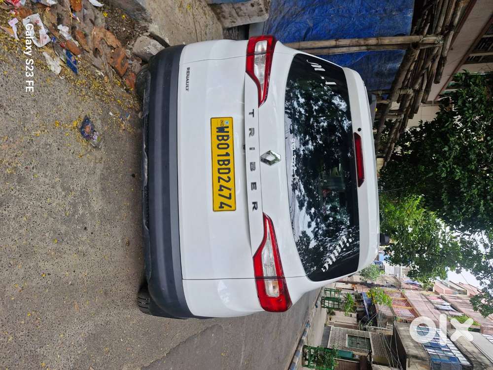 Renault Triber White Colour (commercial)