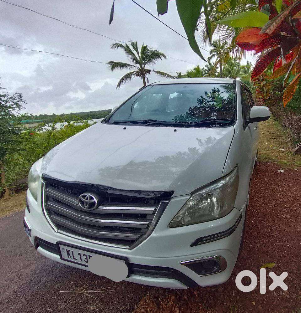Toyota Innova 2.5 E 8 Str, 2010, Petrol