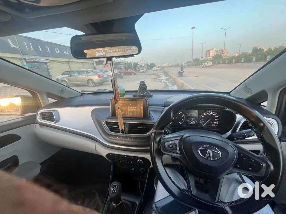 Tata Altroz 1.2 Plus 2023 Manual