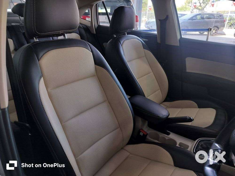 Skoda Slavia Facelift, 2023, Petrol