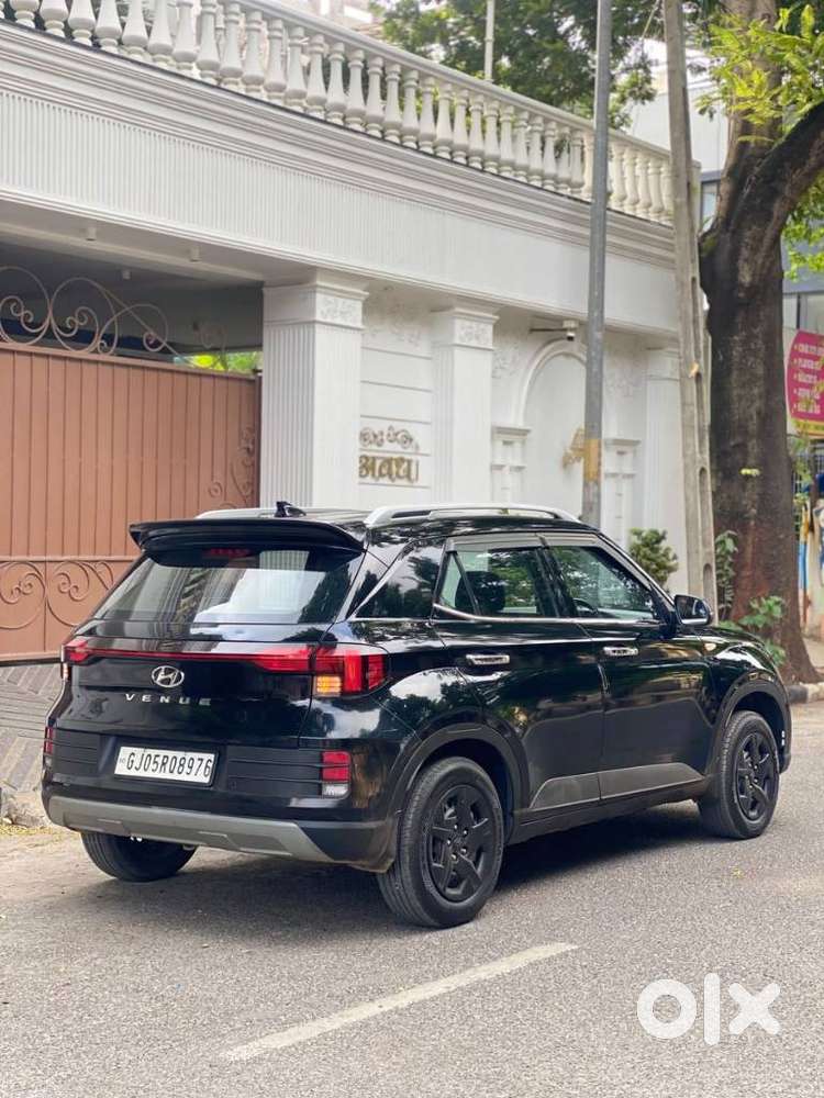 Hyundai Venue 1.2 S (o), 2022, Cng & Hybrids