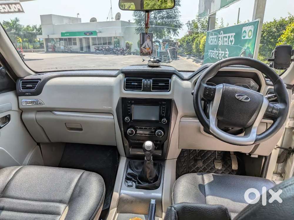 Mahindra Scorpio S10. Hybrid 2017