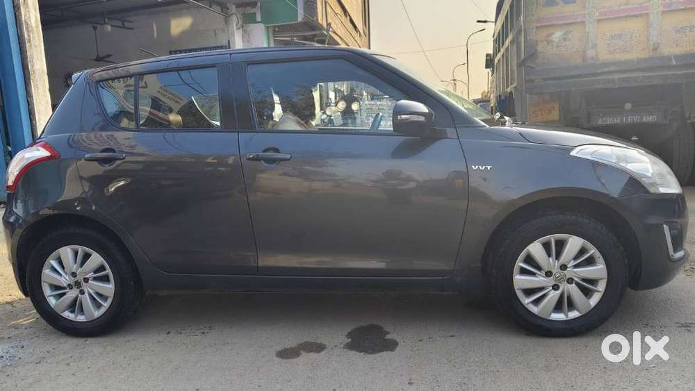 Maruti Suzuki Swift Vvt Zxi, 2017, Petrol