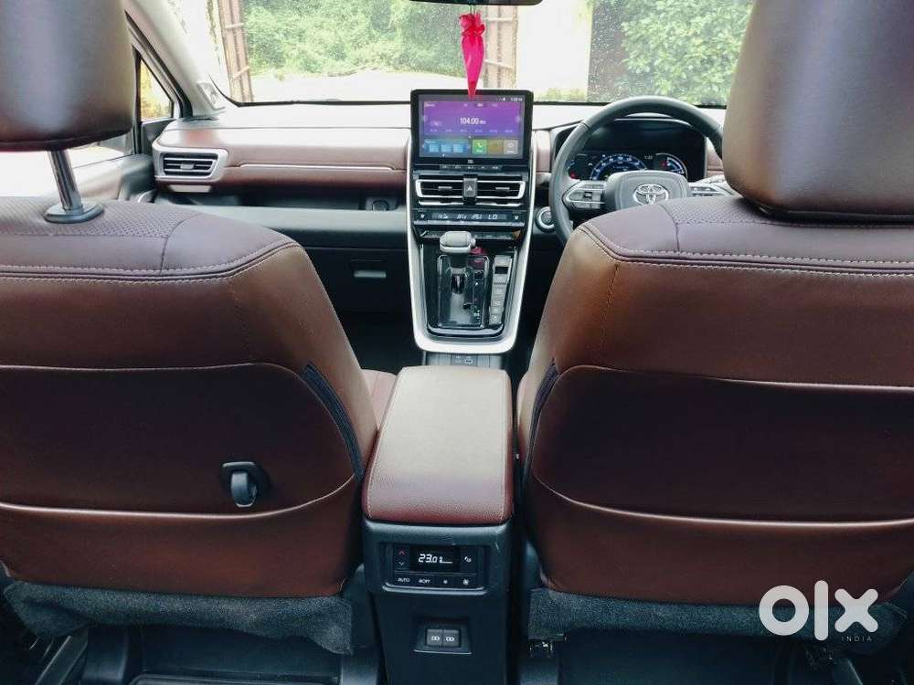 Toyota Innova Hycross 2.0 Zx (o) Hybrid 7 Str, 2024, Petrol