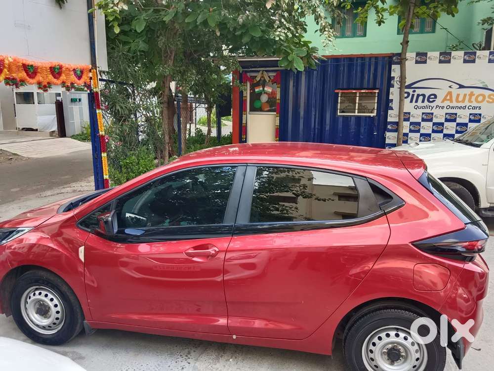Tata Altroz 1.2 Xe, 2021, Petrol