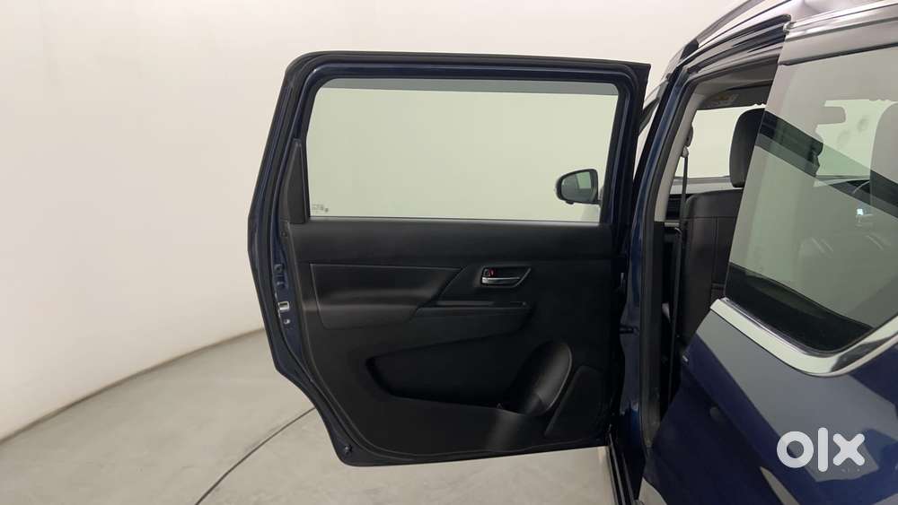 Maruti Suzuki Xl6 1.5 Alpha Plus At, 2025, Petrol