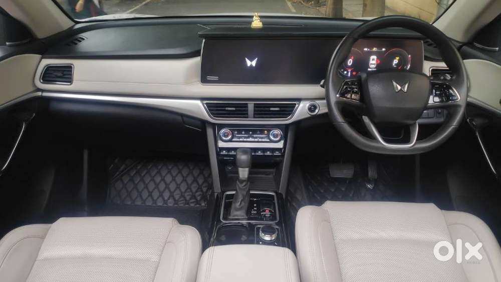 Mahindra Xuv700 2.2 Ax 7 Diesel At Luxury Pack Str, 2024, Diesel