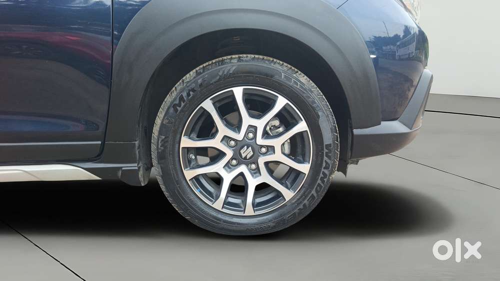 Maruti Suzuki Xl6 1.5 Alpha Plus Mt, 2022, Petrol
