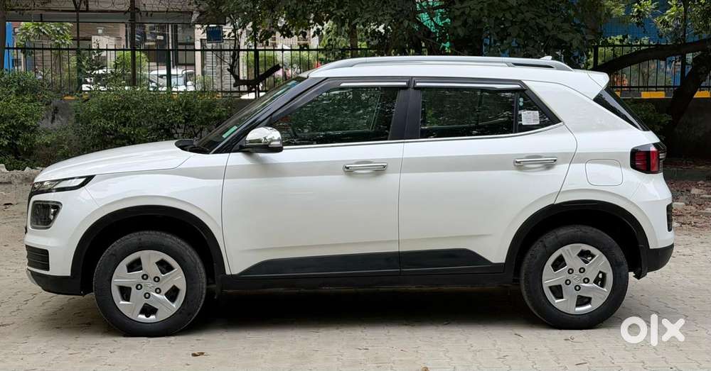 Hyundai Venue 1.2 S (o), 2022, Petrol