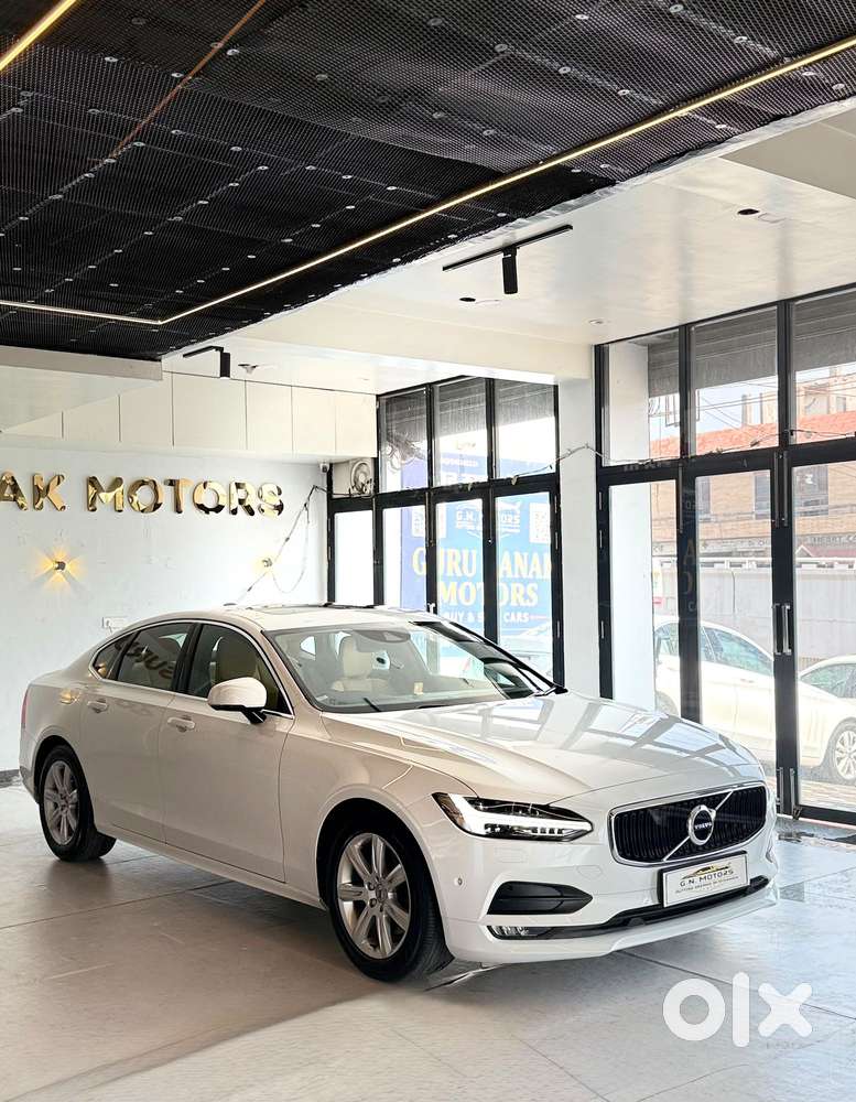 Volvo S90 D4 Momentum, 2019, Diesel